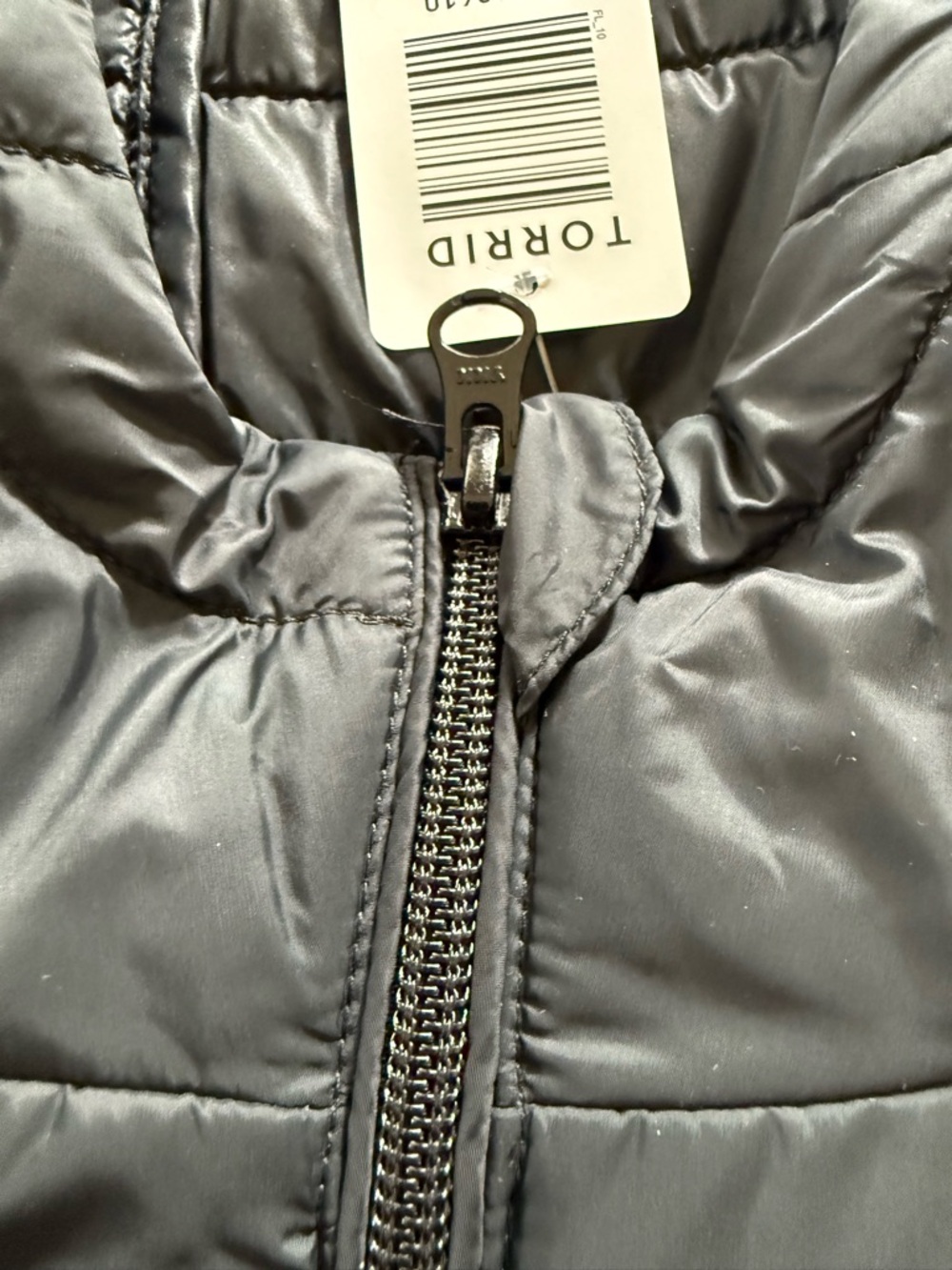 ✨ Brand New With Tags! Torrid Packable Puffer Vest - Deep Black - 4X ✨ - Picture 5 of 7
